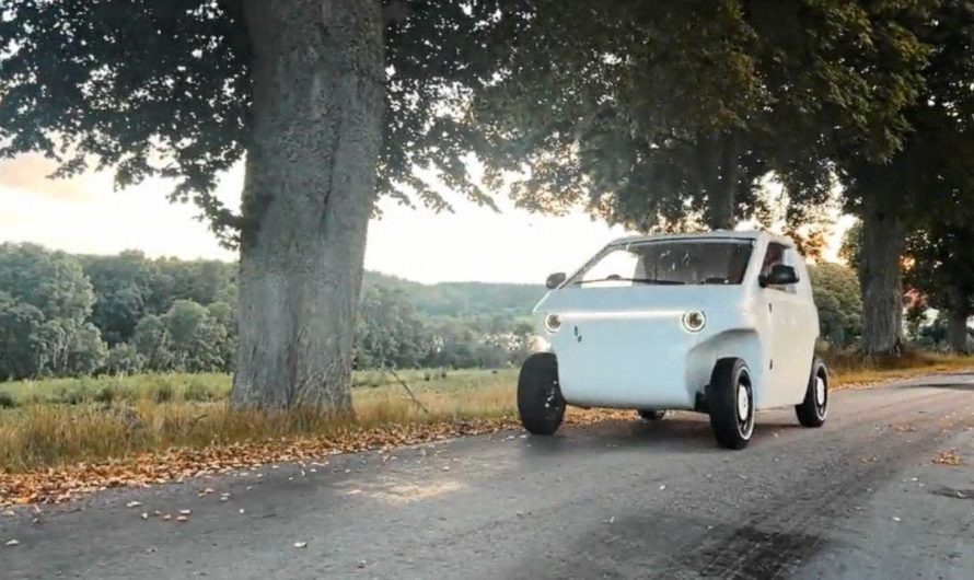 The tiny electric car that comes disassembled and delivered in boxes