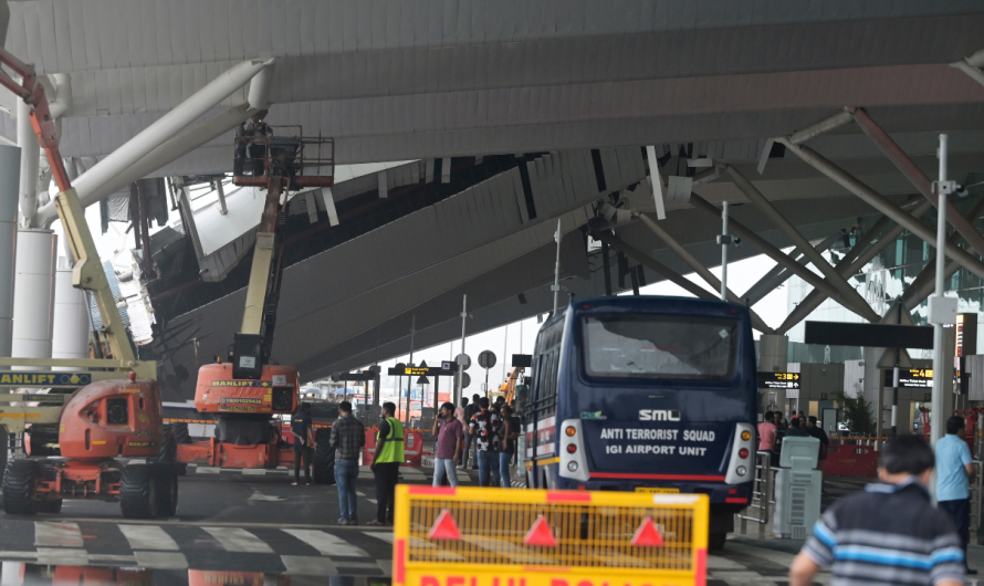 1 confirmed dead after severe rain causes roof collapse at India’s New Delhi airport