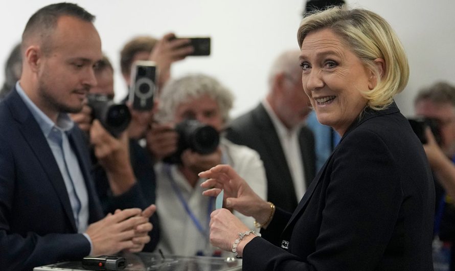 Rivals move to block France’s right-wing National Party’s election momentum