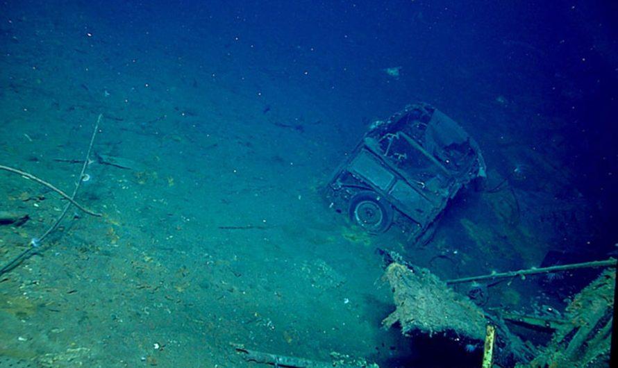 Divers discover vintage car in WWII shipwreck
