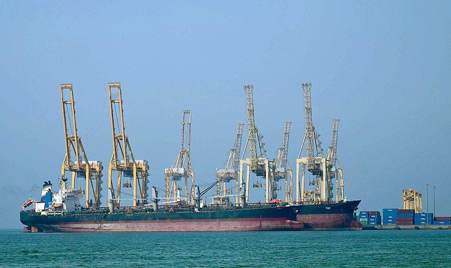 Iran seizes oil tankers, threatens ‘massacre’ in Strait of Hormuz, hours before US talks