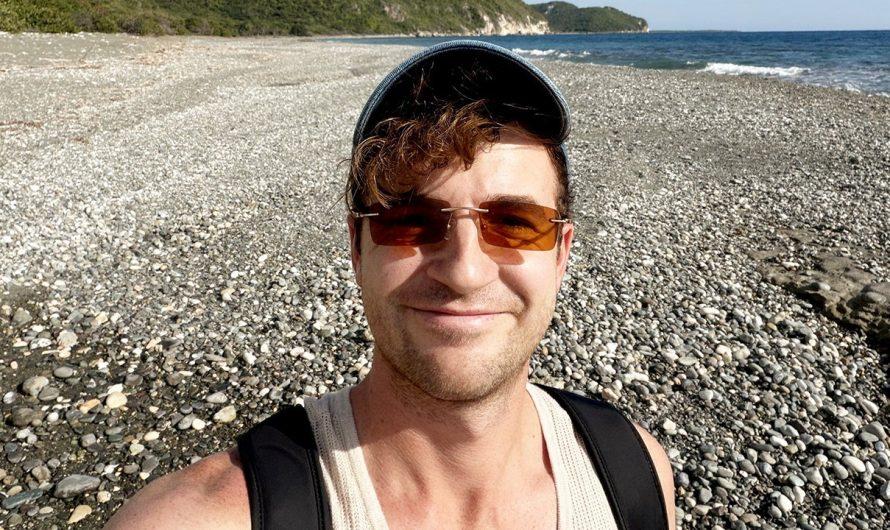 Man pulls off extreme 8-hour trip to another country, flies home same day