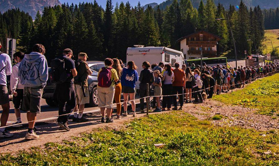 Thousands swarm stunning mountain escape as selfie tourism backlash erupts online
